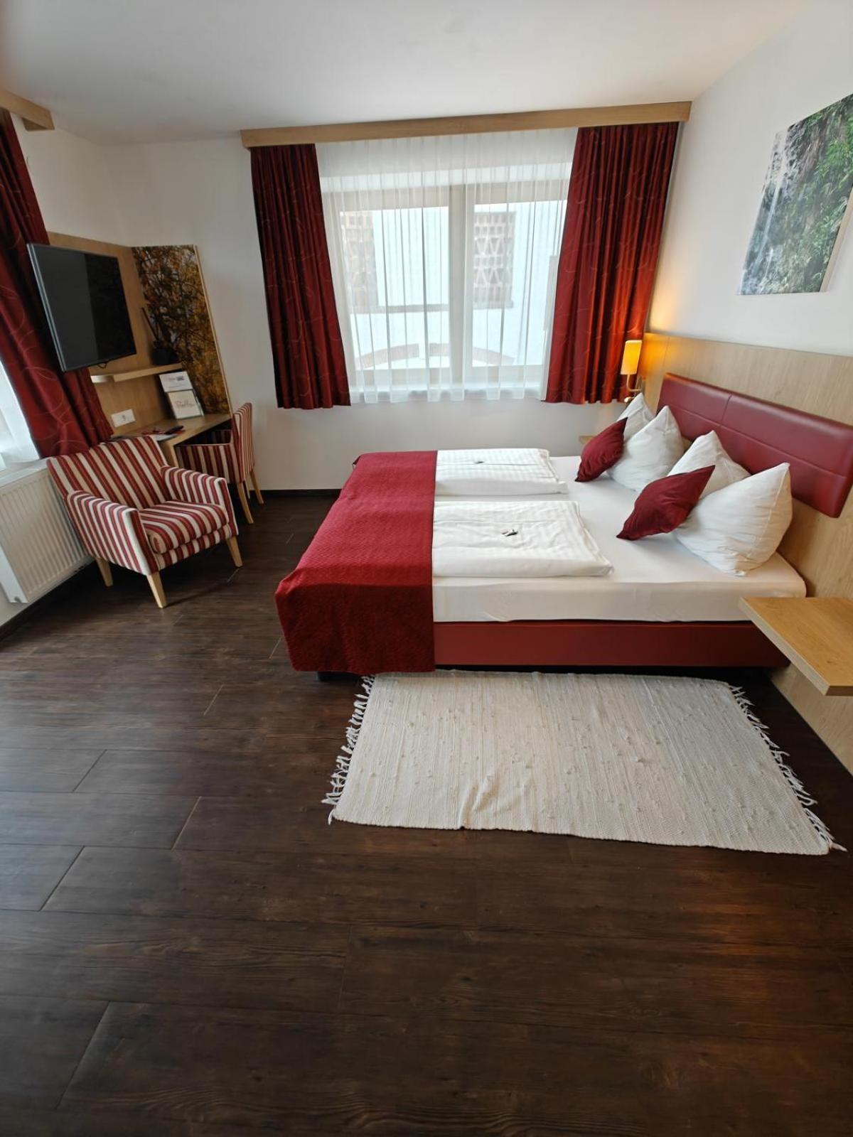 Hotel Restaurant Perschler Rattenberg  Экстерьер фото