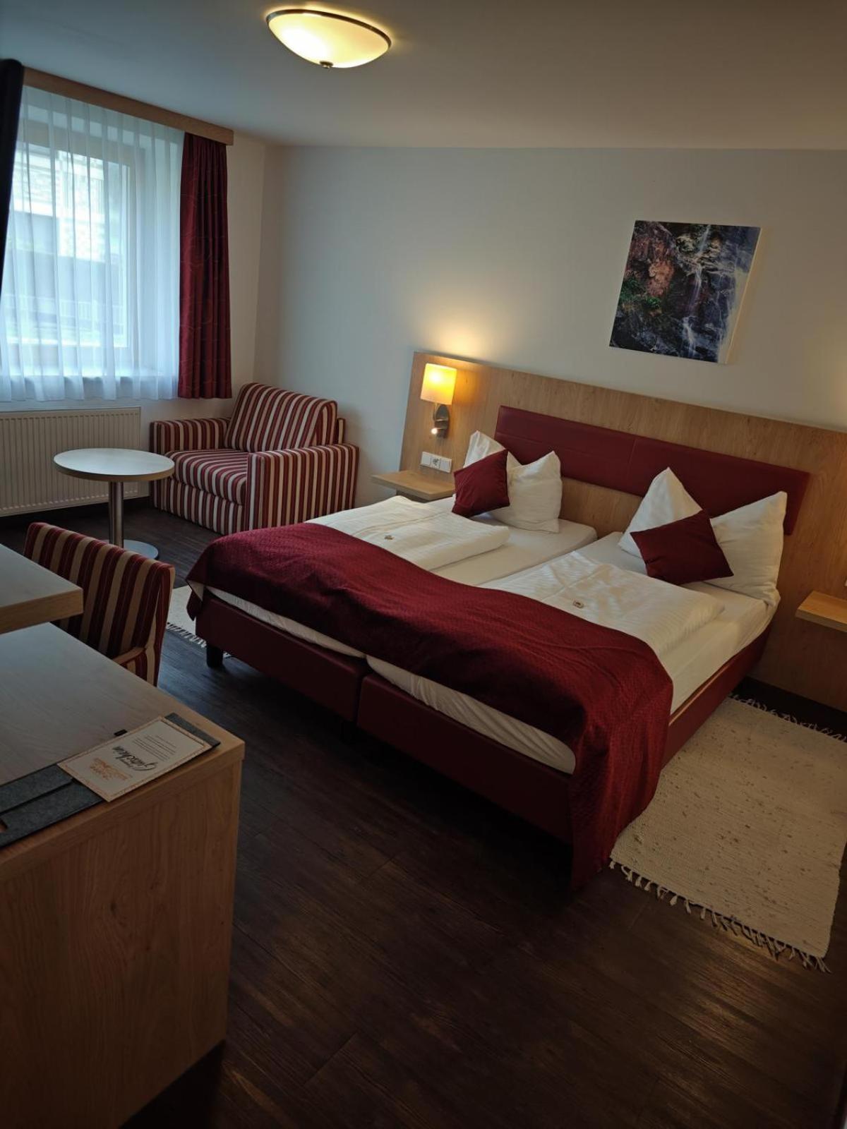Hotel Restaurant Perschler Rattenberg  Экстерьер фото